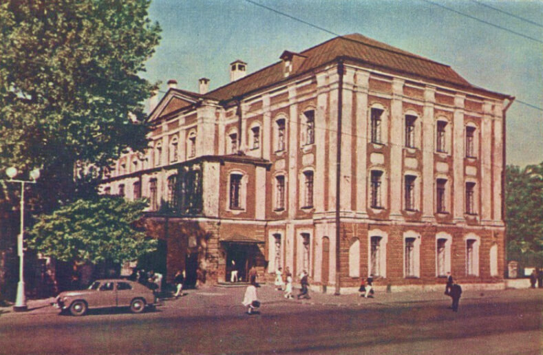 Ленинград. Государственный университет им. А. А. Жданова. Н. В. Гоголь читал лекции по всеобщей истории в Петербургском университете в 1834/34 учебном году